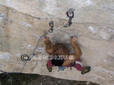 Deportiva.7b. Valdegobia
Palabras clave: Luis Basarrate Escalada Valdegobia Euskadi